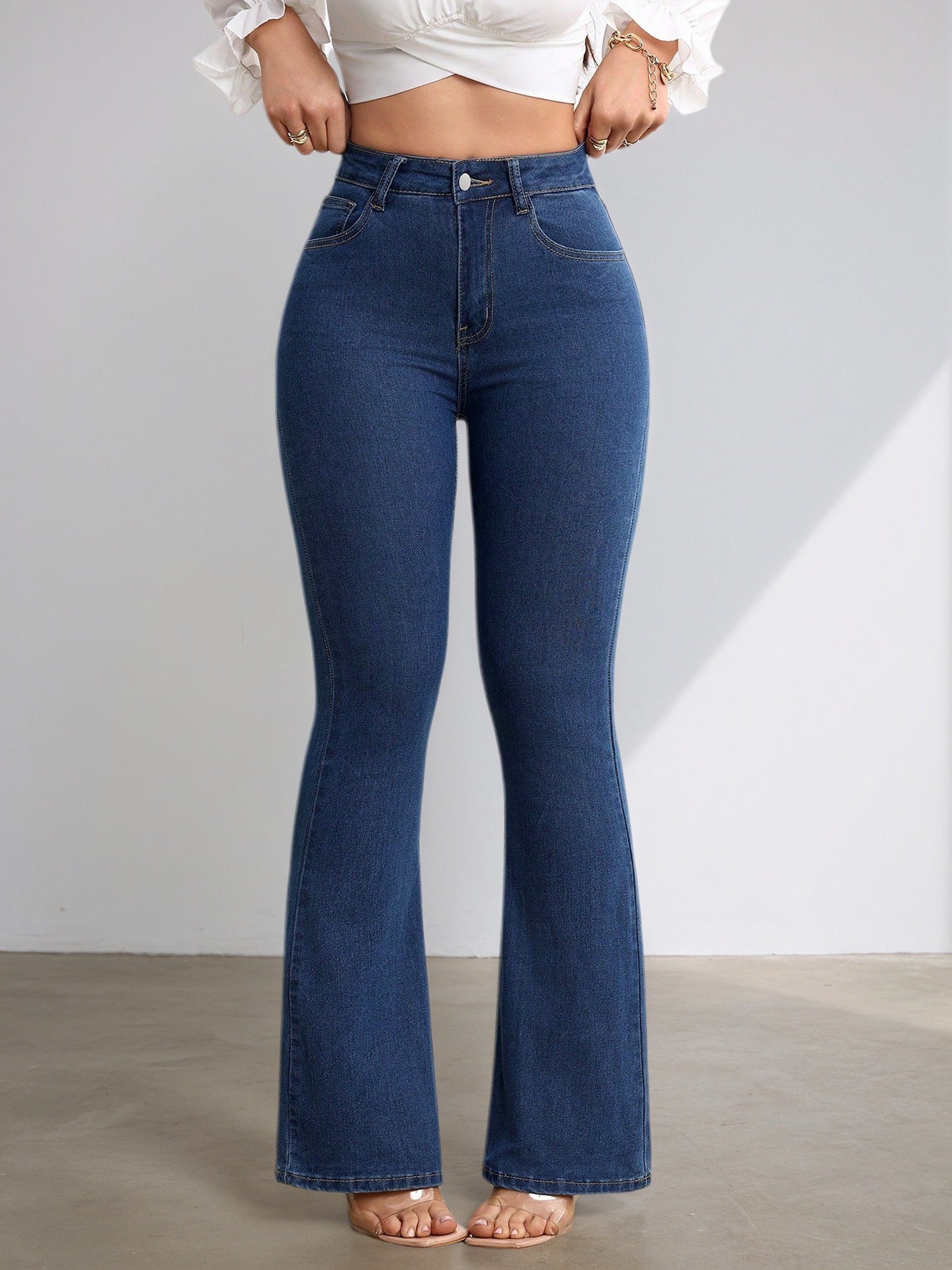 Women's High-Waisted Flared Jeans with Stretch Fabric