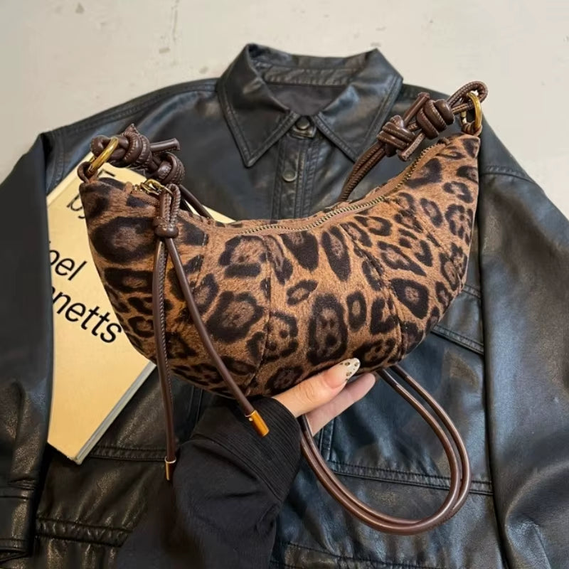 High-Quality Velvet Zipper Shoulder Bag - Solid Color Simple Fashionable Crossbody Handbag in Soft Western Style