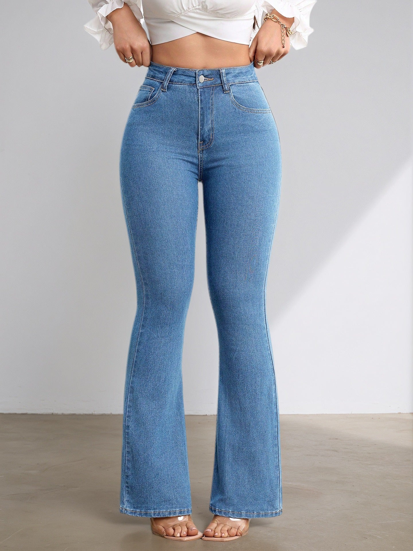 Women's High-Waisted Flared Jeans with Stretch Fabric
