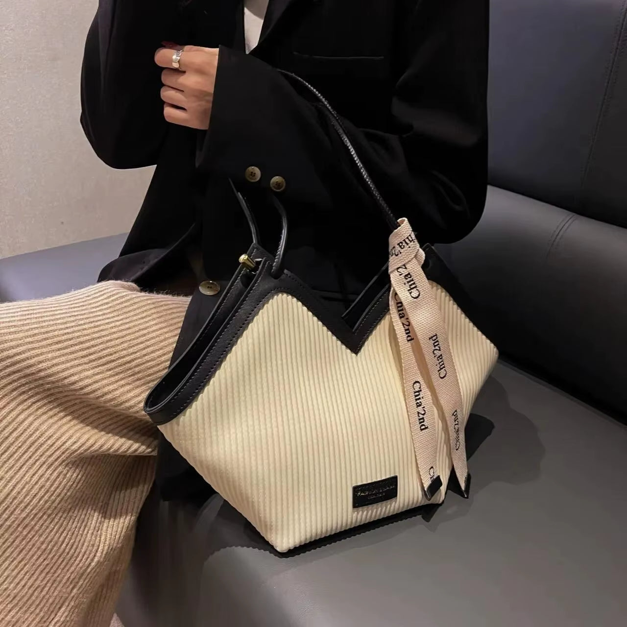 Korean-Inspired Oversized Women's Canvas Tote Bag - Versatile Commuter Shoulder Bag for Students