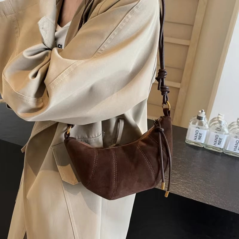High-Quality Velvet Zipper Shoulder Bag - Solid Color Simple Fashionable Crossbody Handbag in Soft Western Style